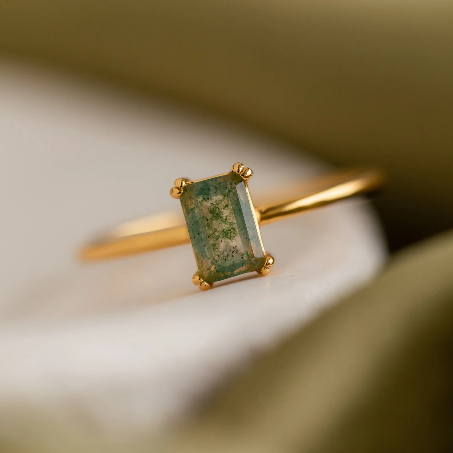 Agate Emerald Ring in 18K Gold - Image 5