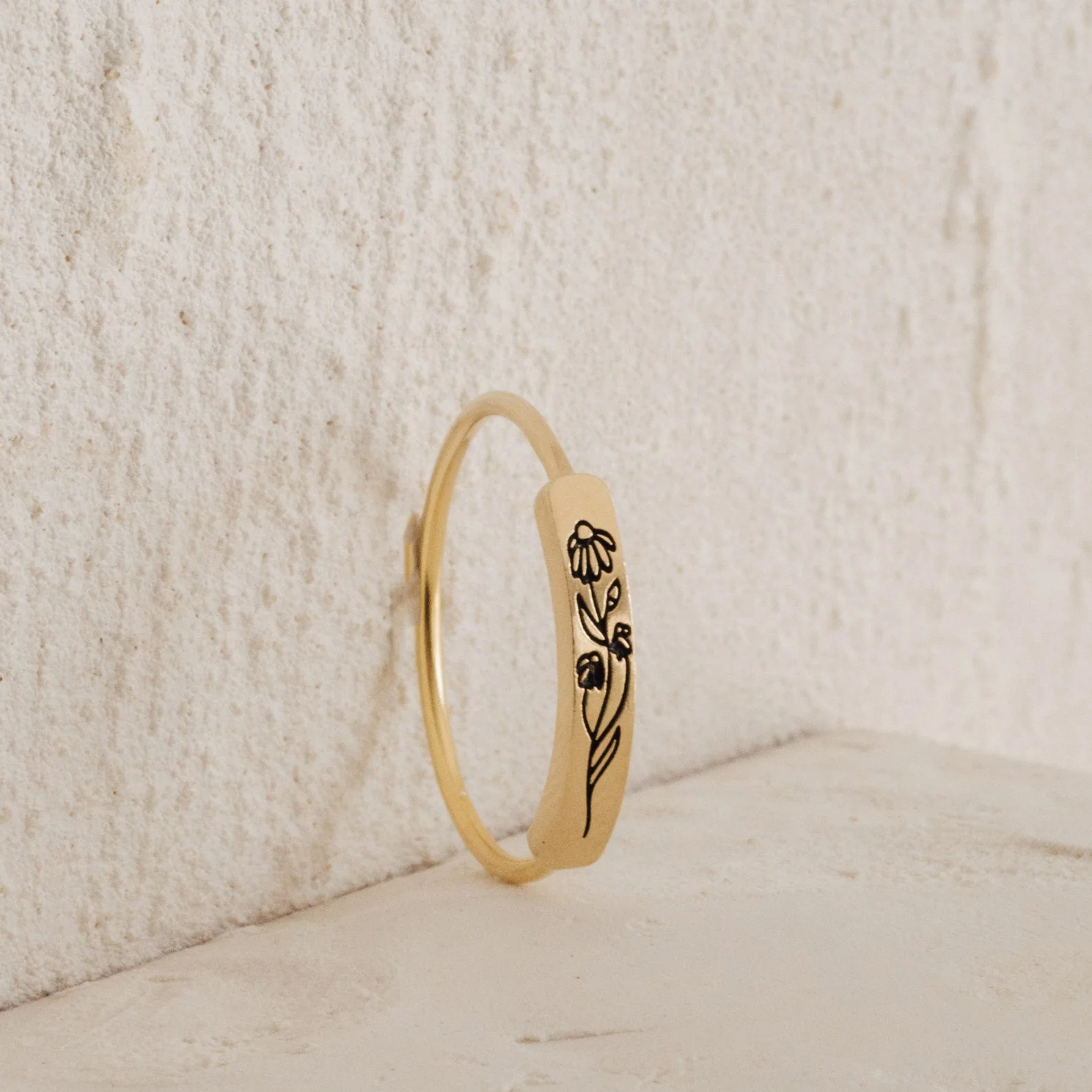 Birth Flower Bar Ring in 18K Gold - Image 3