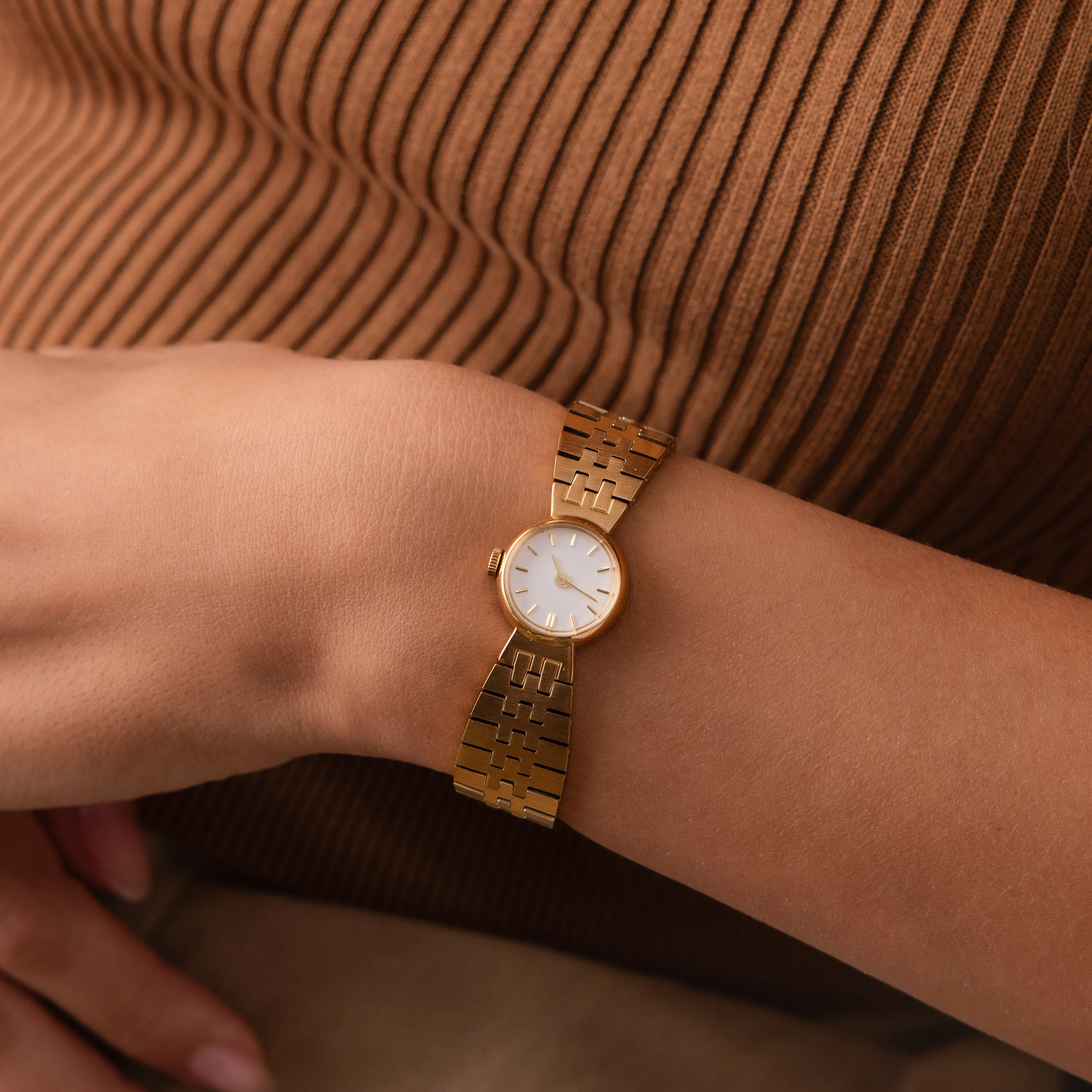 Brick Link Timepiece - Image 2