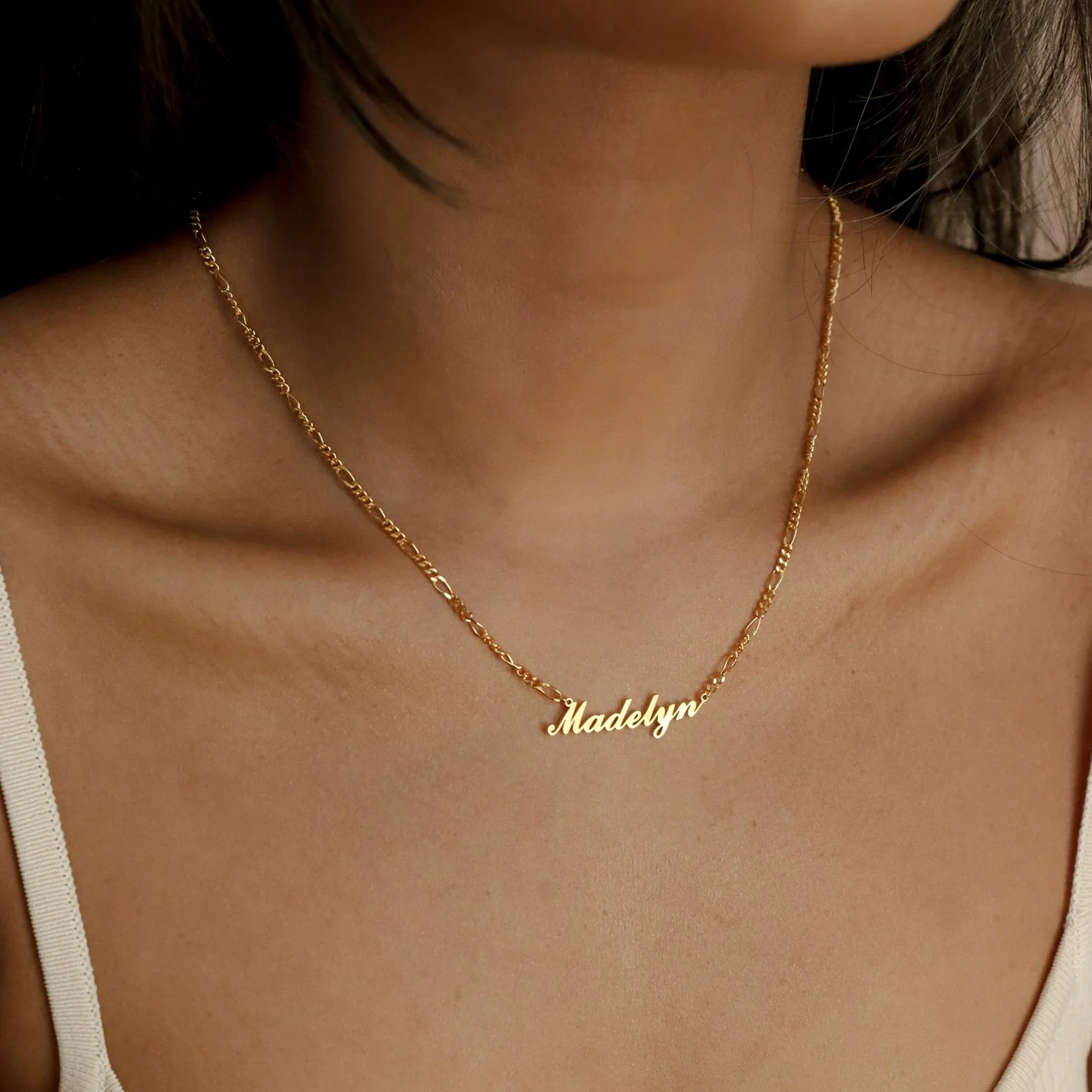 Carrie Figaro Chain Name Necklace in 18K Gold - Image 2