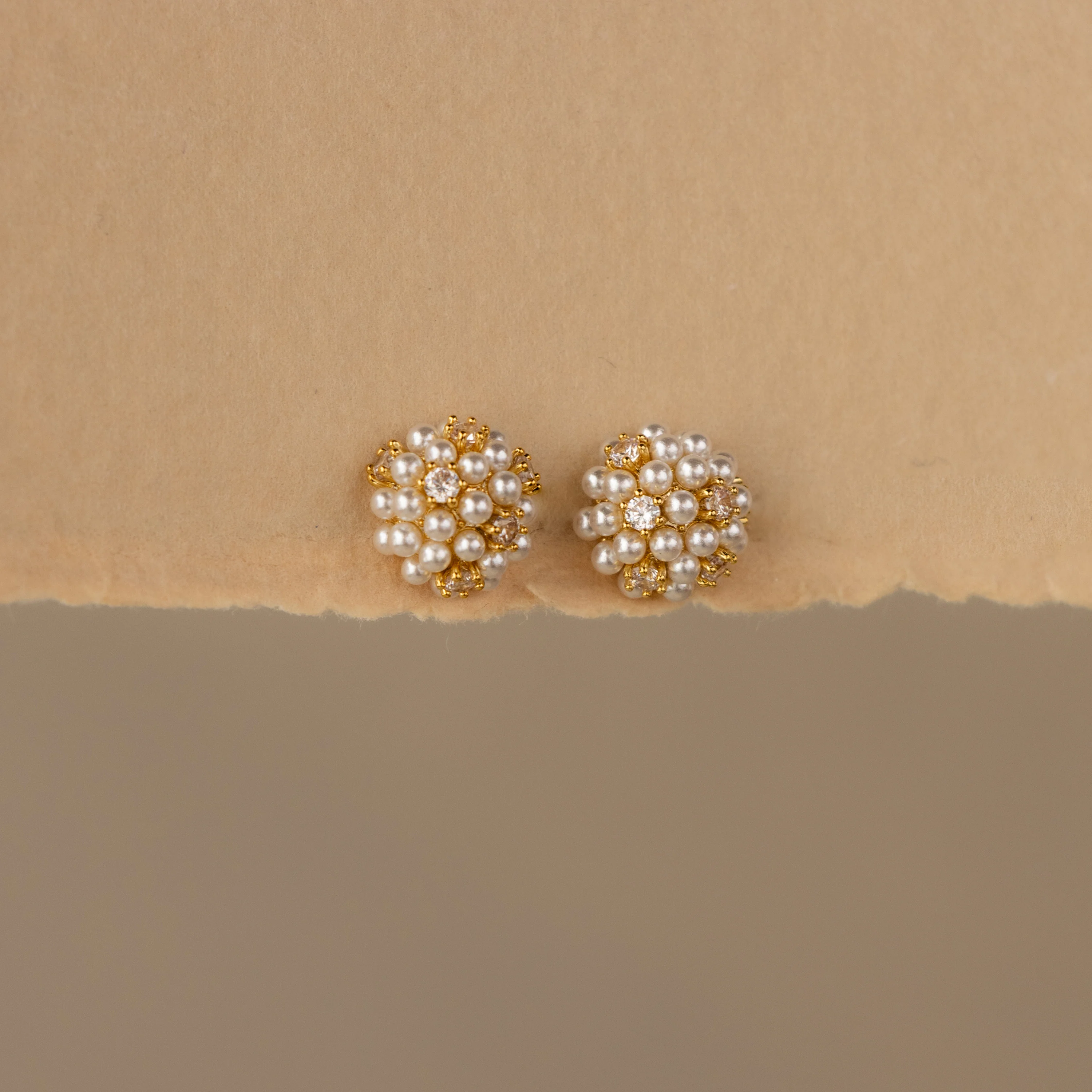 Confetti Diamond Pearl Cluster Studs