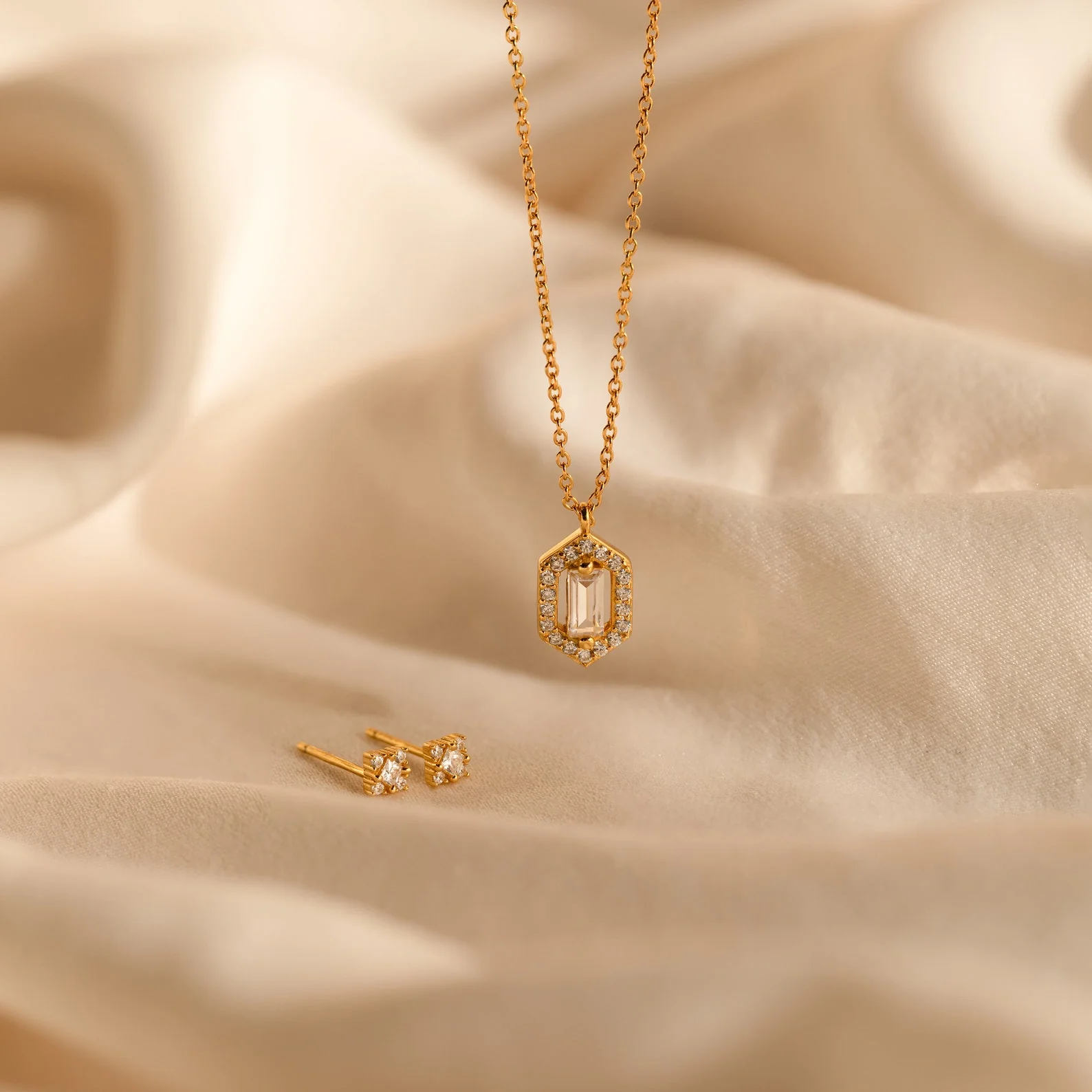 Daydreamer Diamond Necklace - Image 4