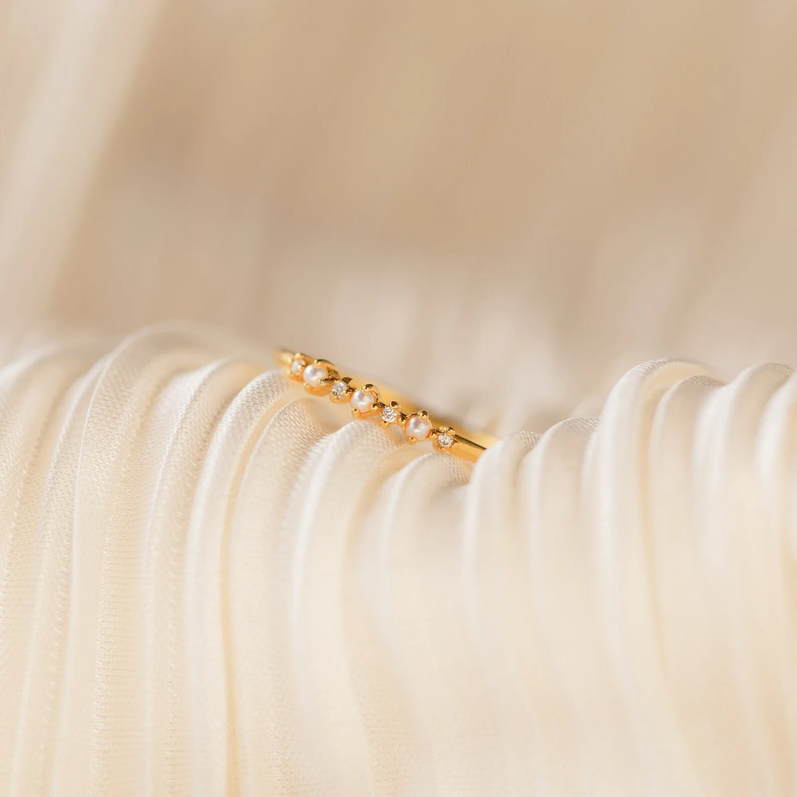 Delicate Pearl Diamond Ring - Image 7