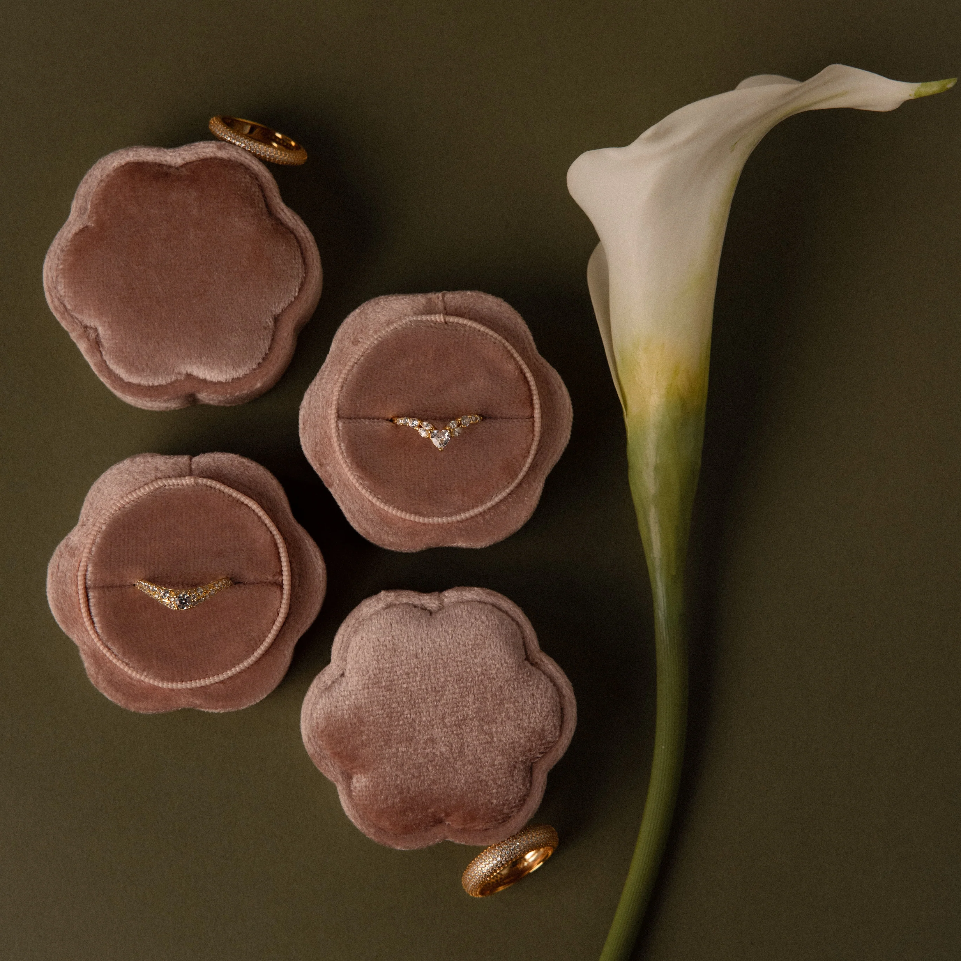 Flower Velvet Ring Box - Image 8