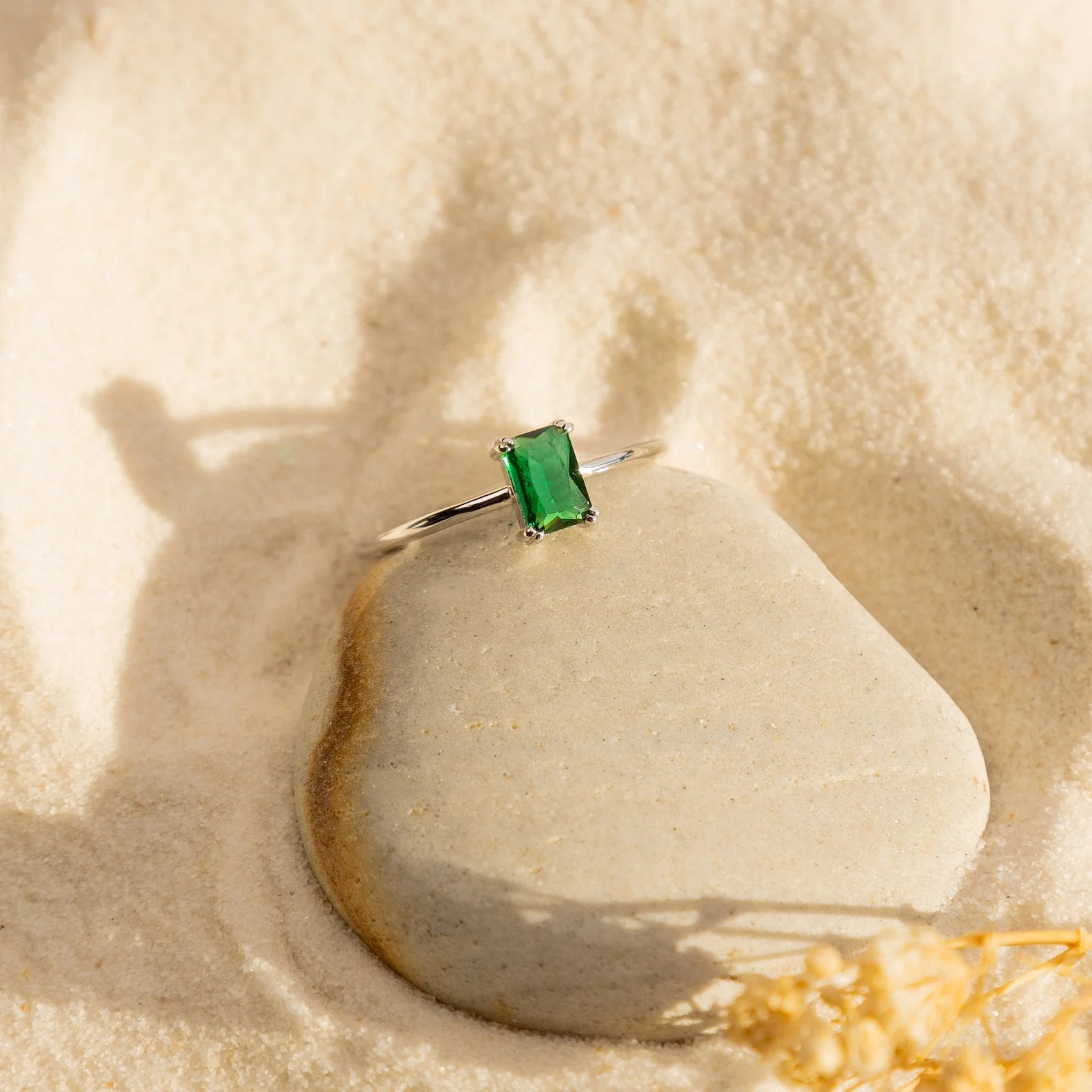 Harley Emerald Ring - Image 5