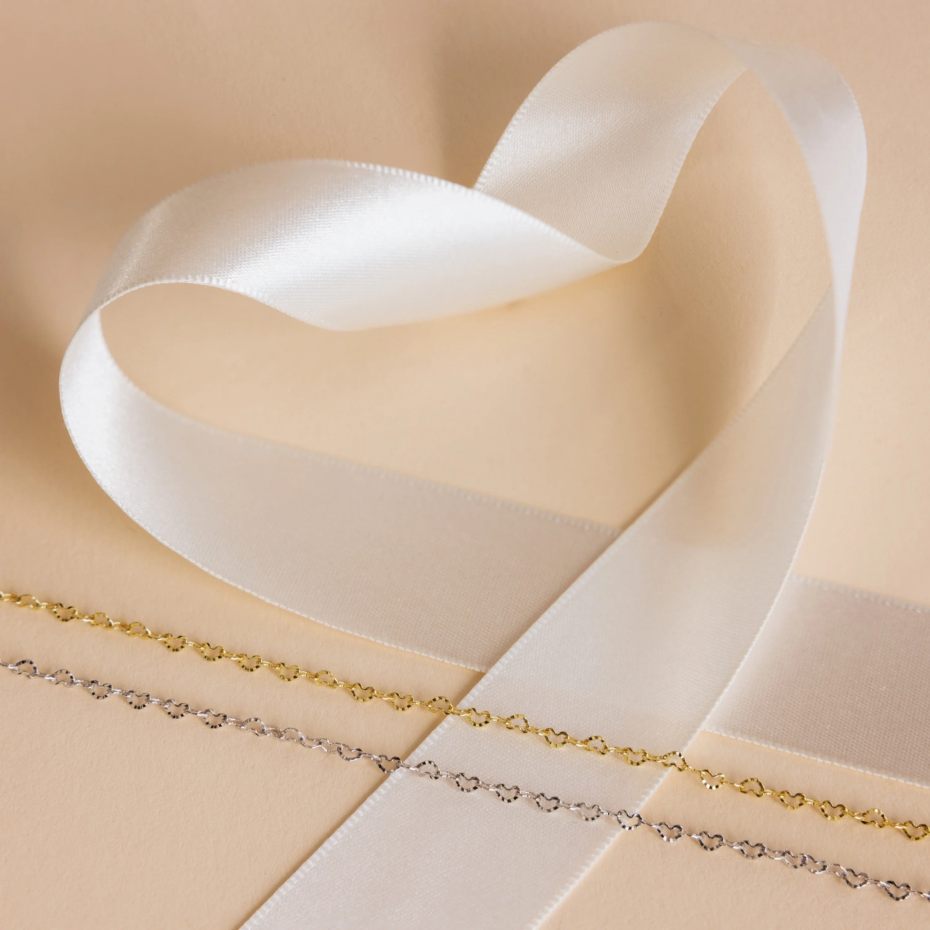 Heart Link Chain Necklace - Image 3
