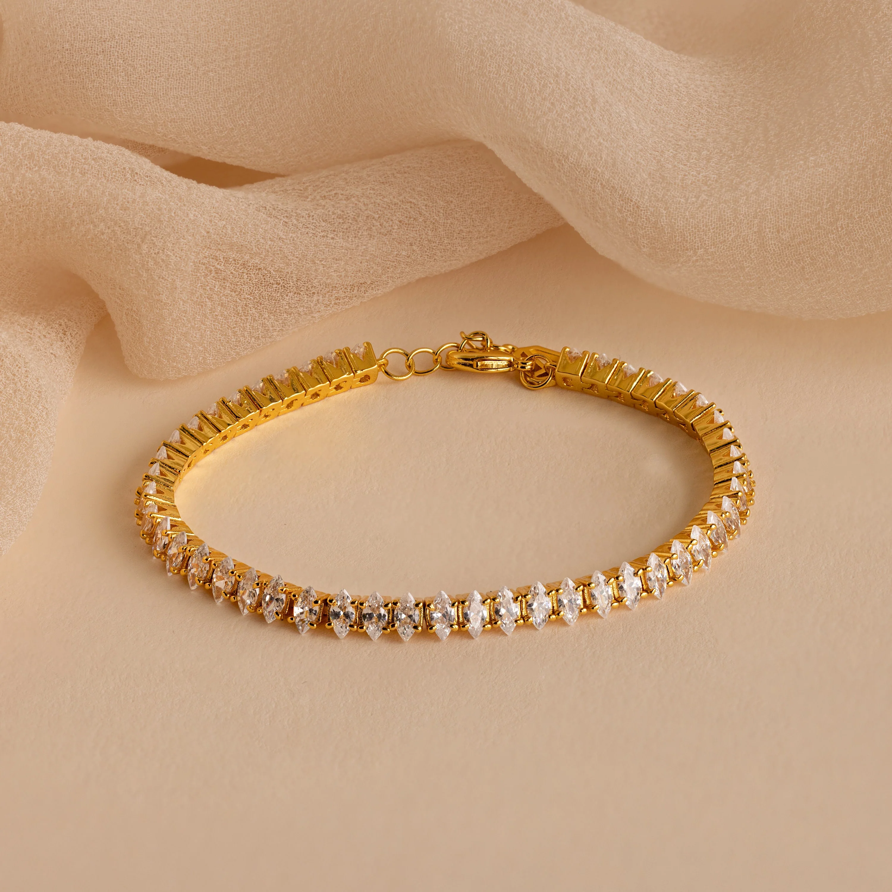 Marquise Diamond Tennis Bracelet in 18K Gold