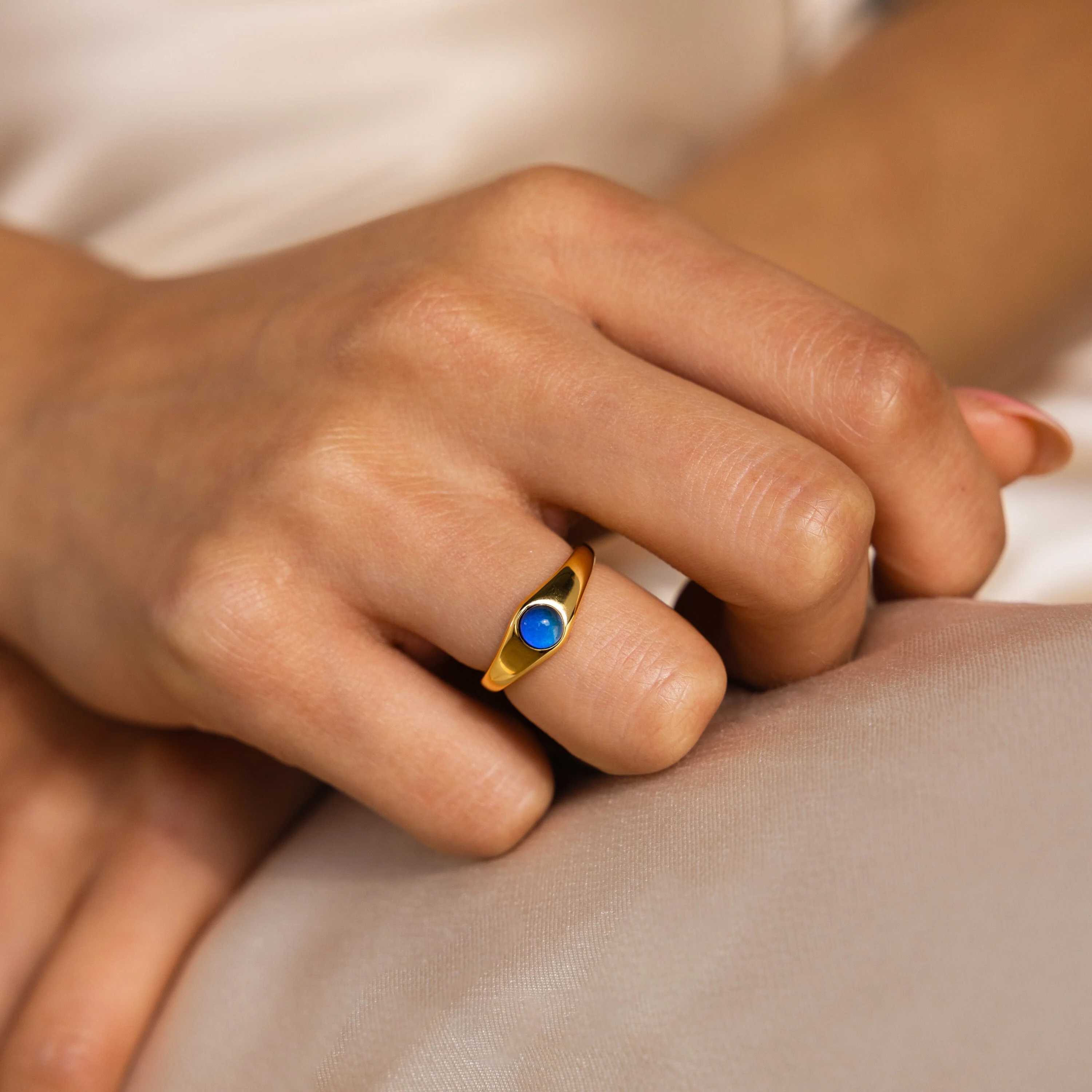 Mini Signet Mood Ring - Image 2