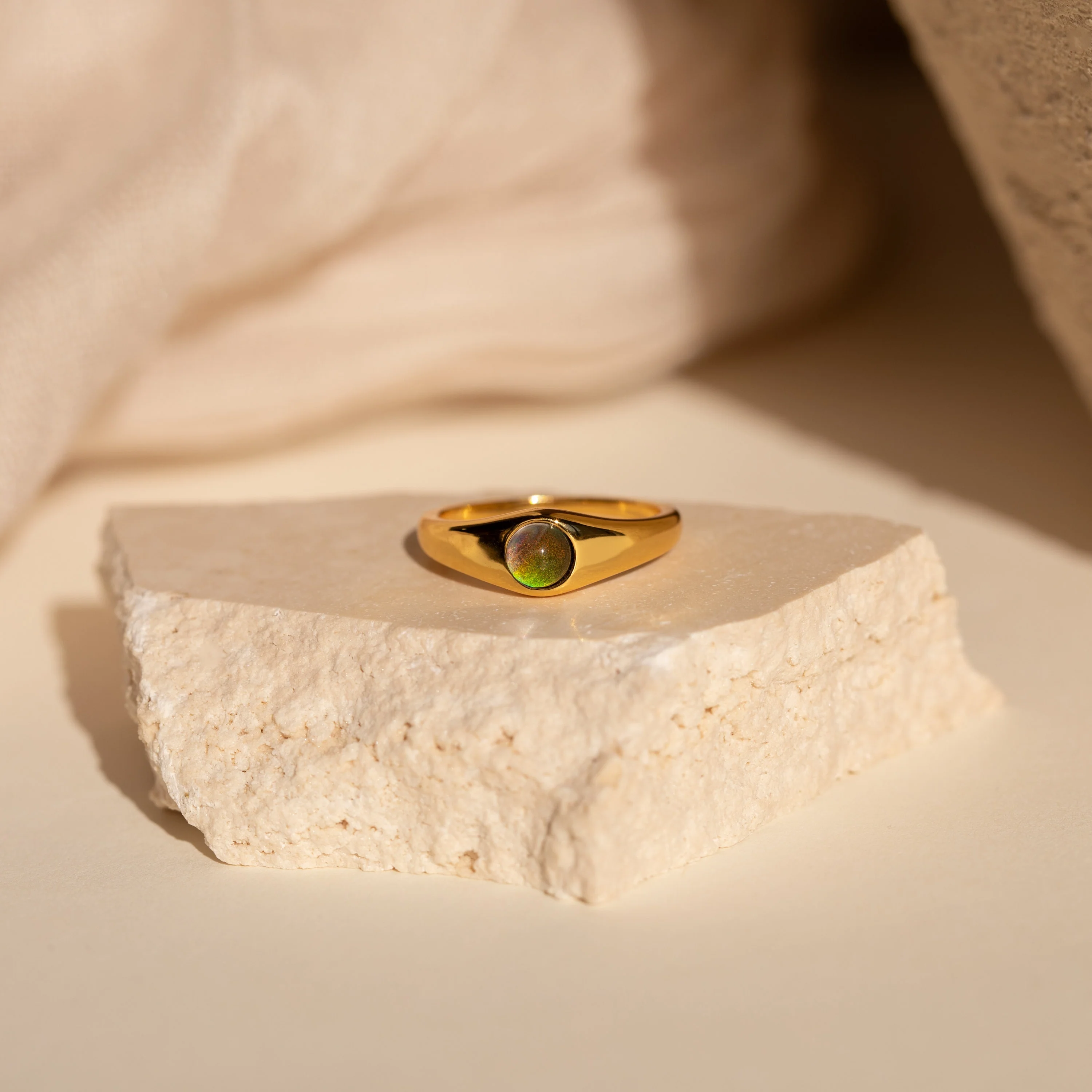 Mini Signet Mood Ring - Image 3