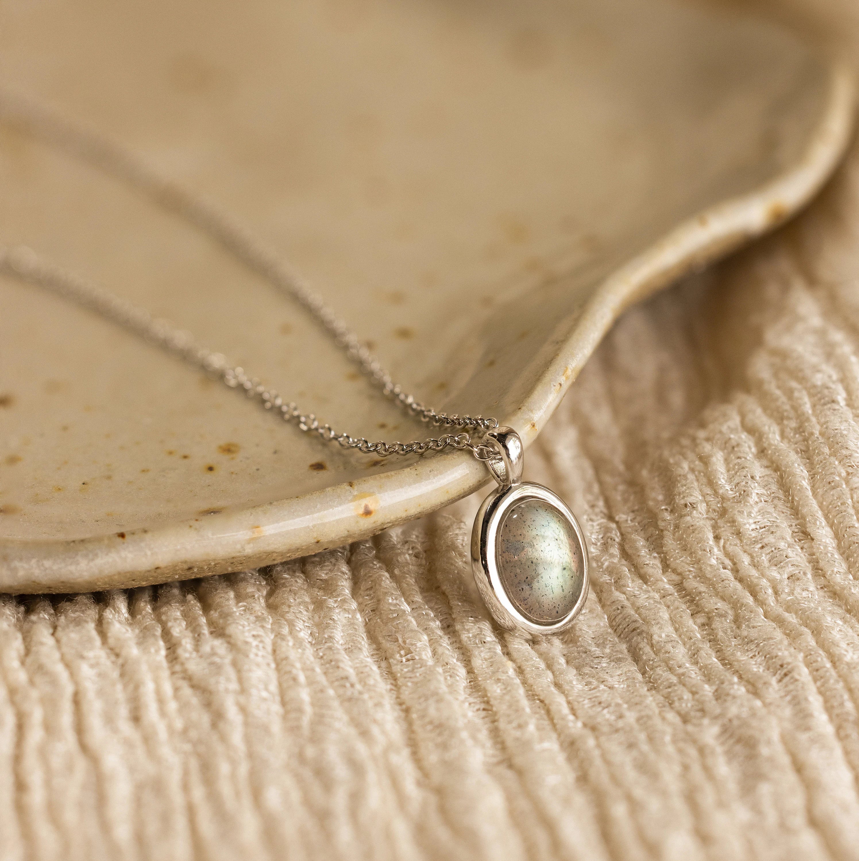 Oval Labradorite Pendant Necklace - Image 5