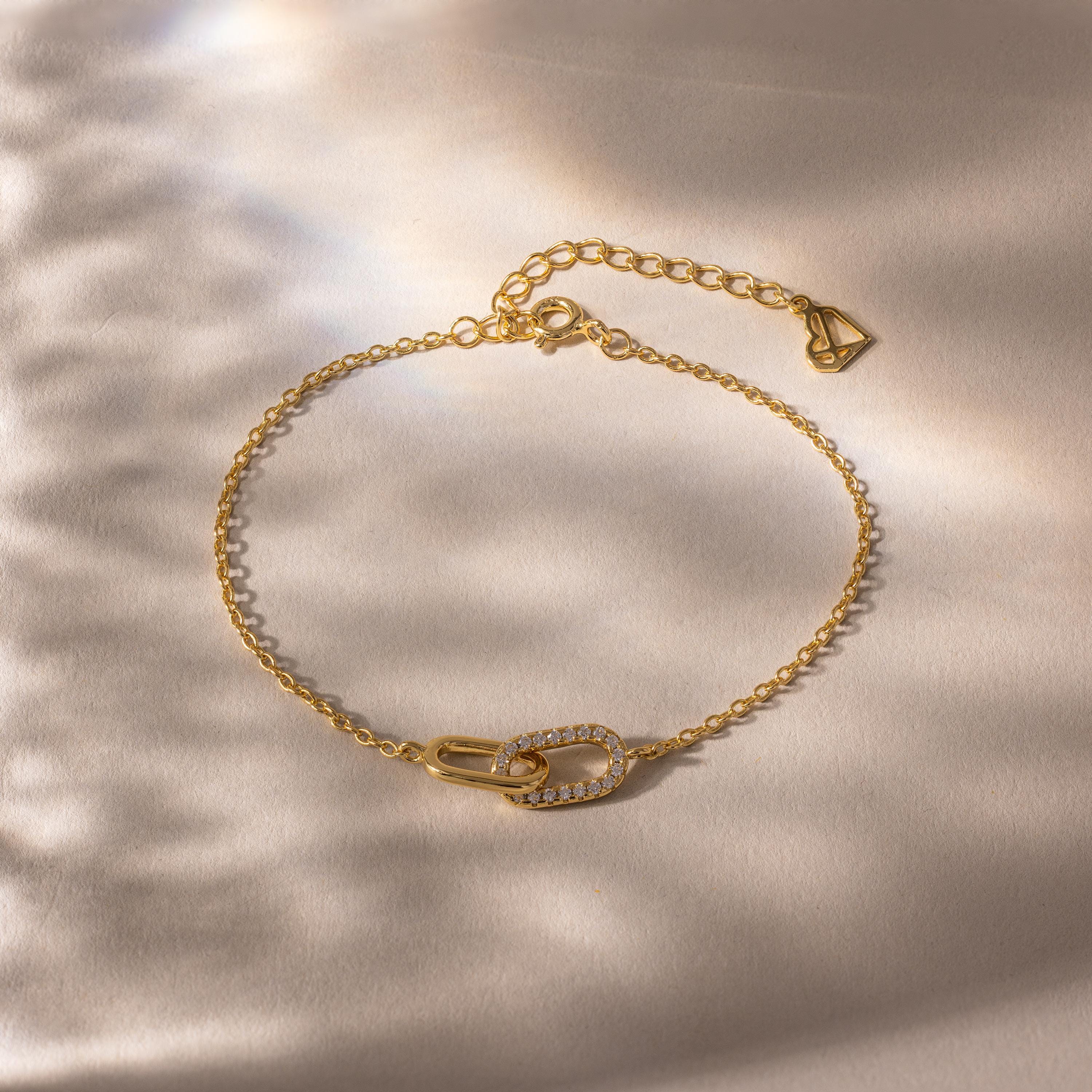 Pave Linked Pendant Bracelet in 18K Gold