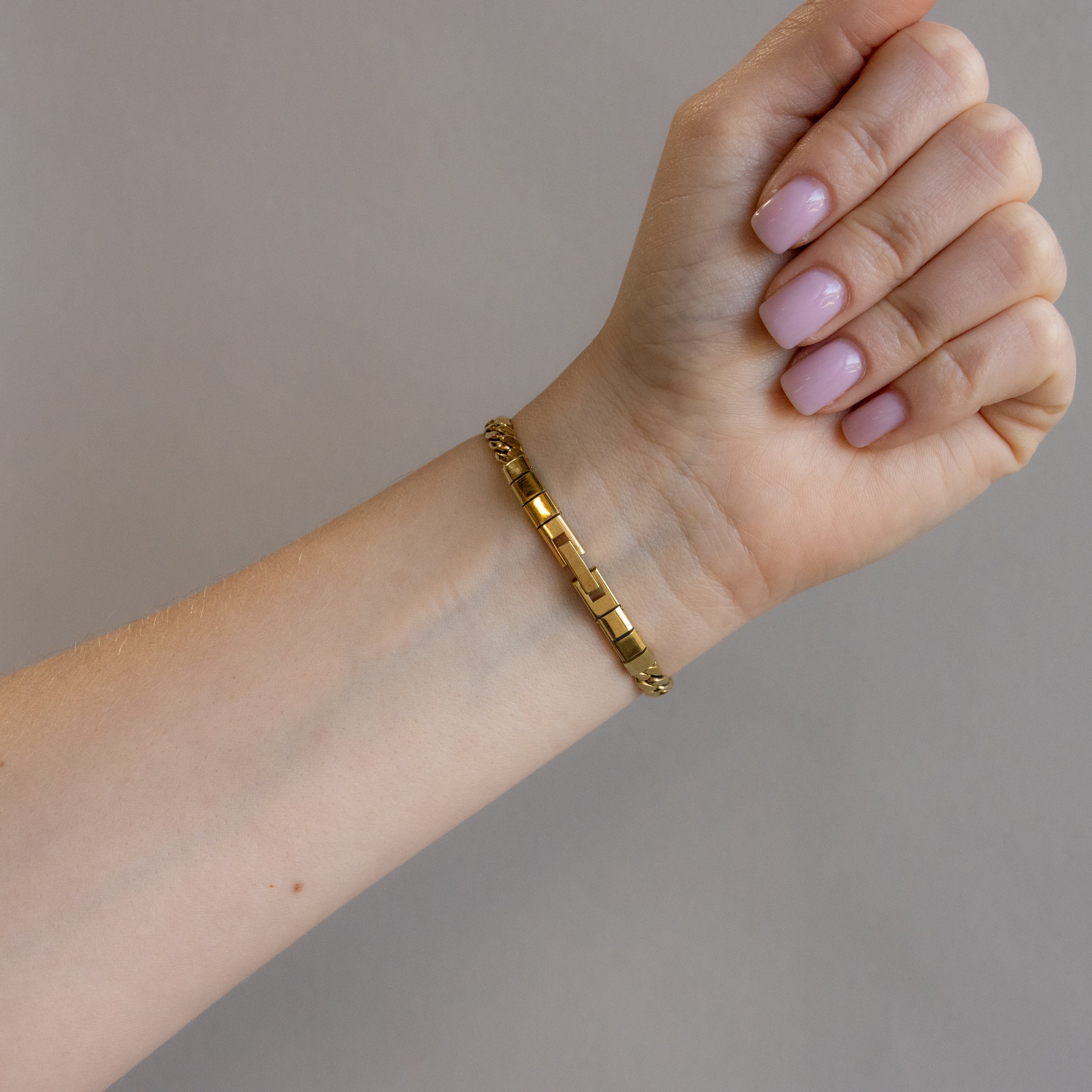Rare Vintage Saint Honore Oval Gold Watch - Image 3