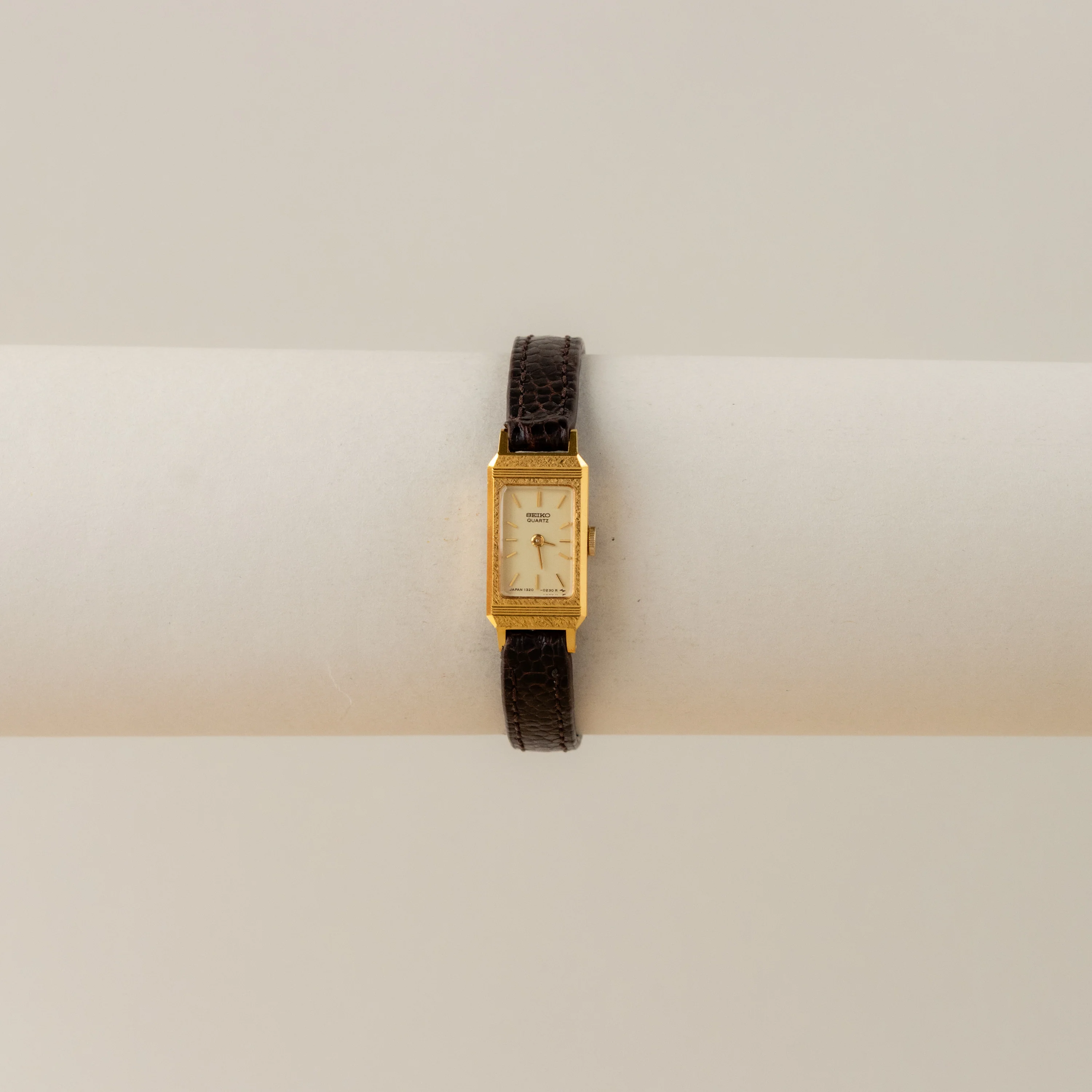 Rare Vintage Seiko Rectangle Gold Watch - Image 2
