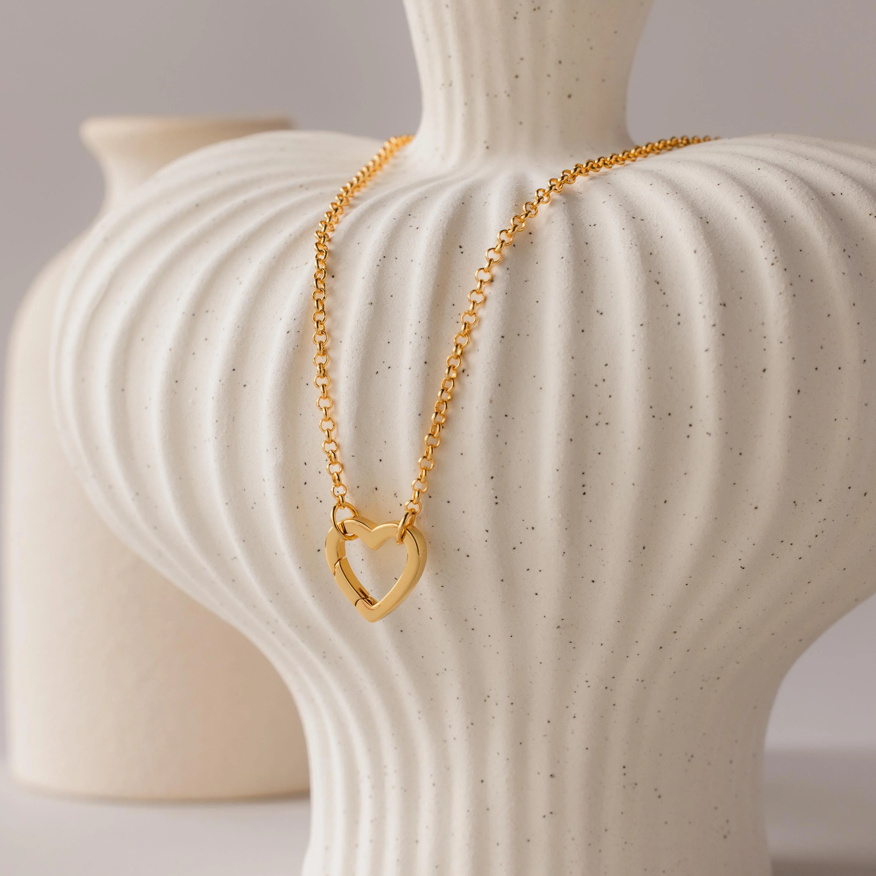 Rolo Heart Clasp Necklace in 18K Gold