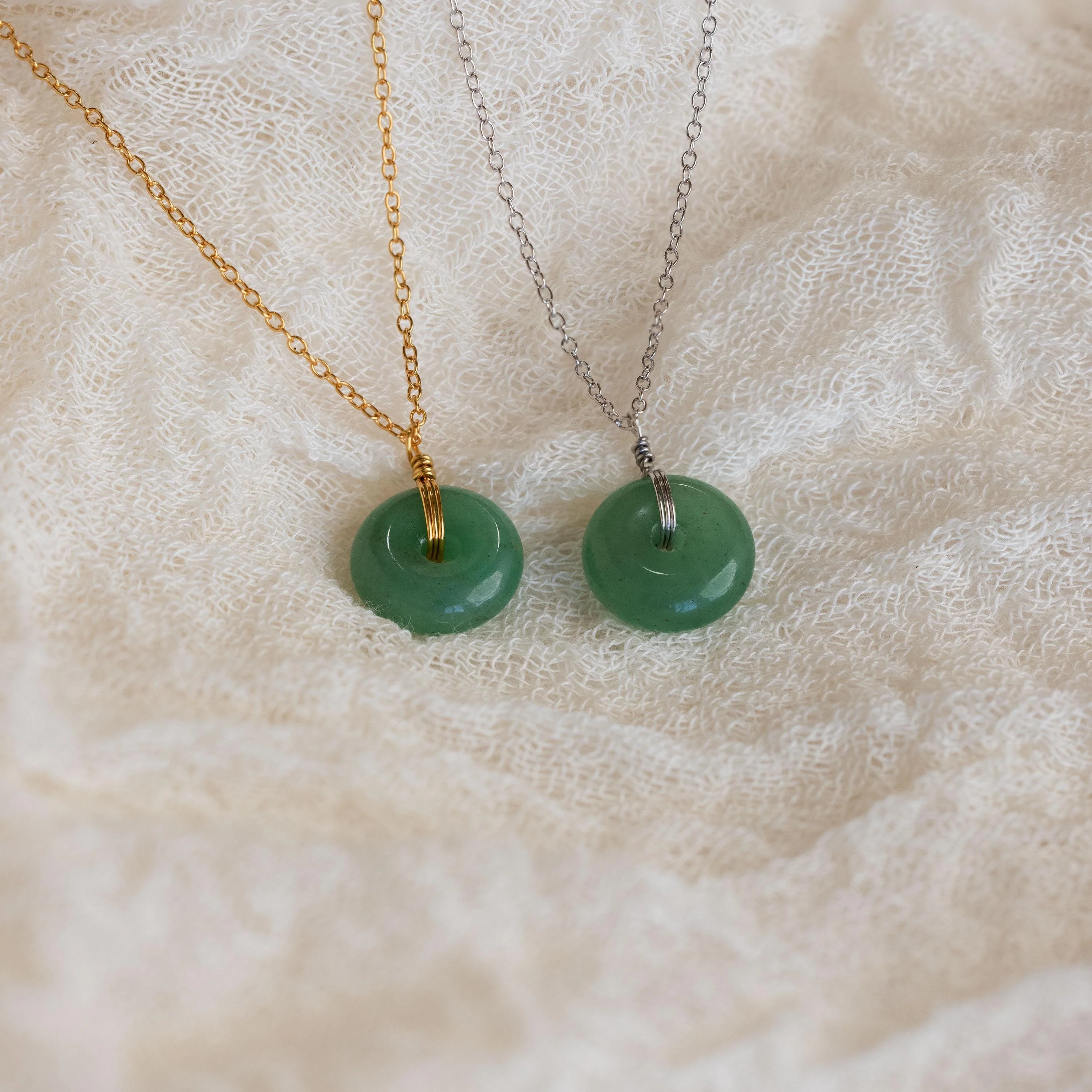 Round Jade Pendant Necklace - Image 7