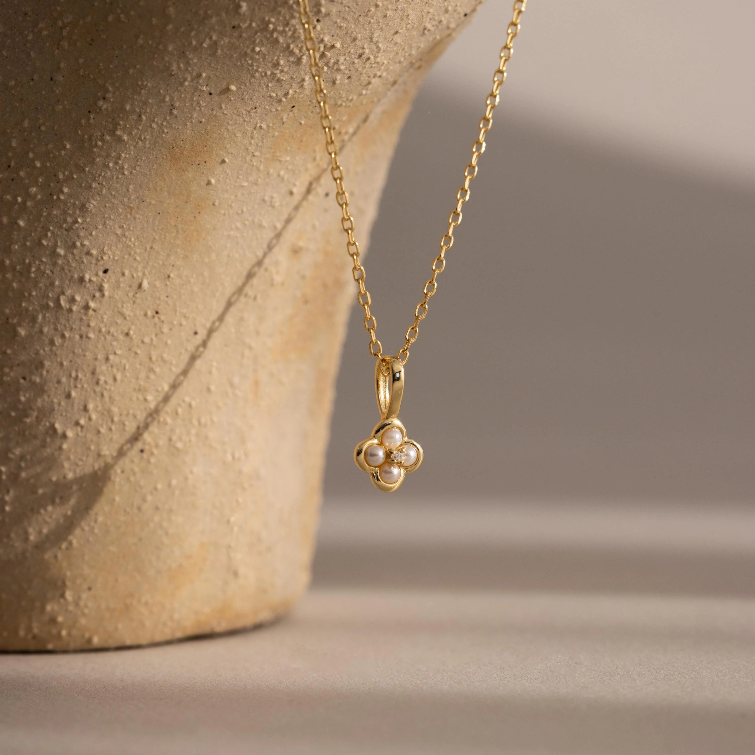 Rounded Pearl Flower Necklace in 18K Gold