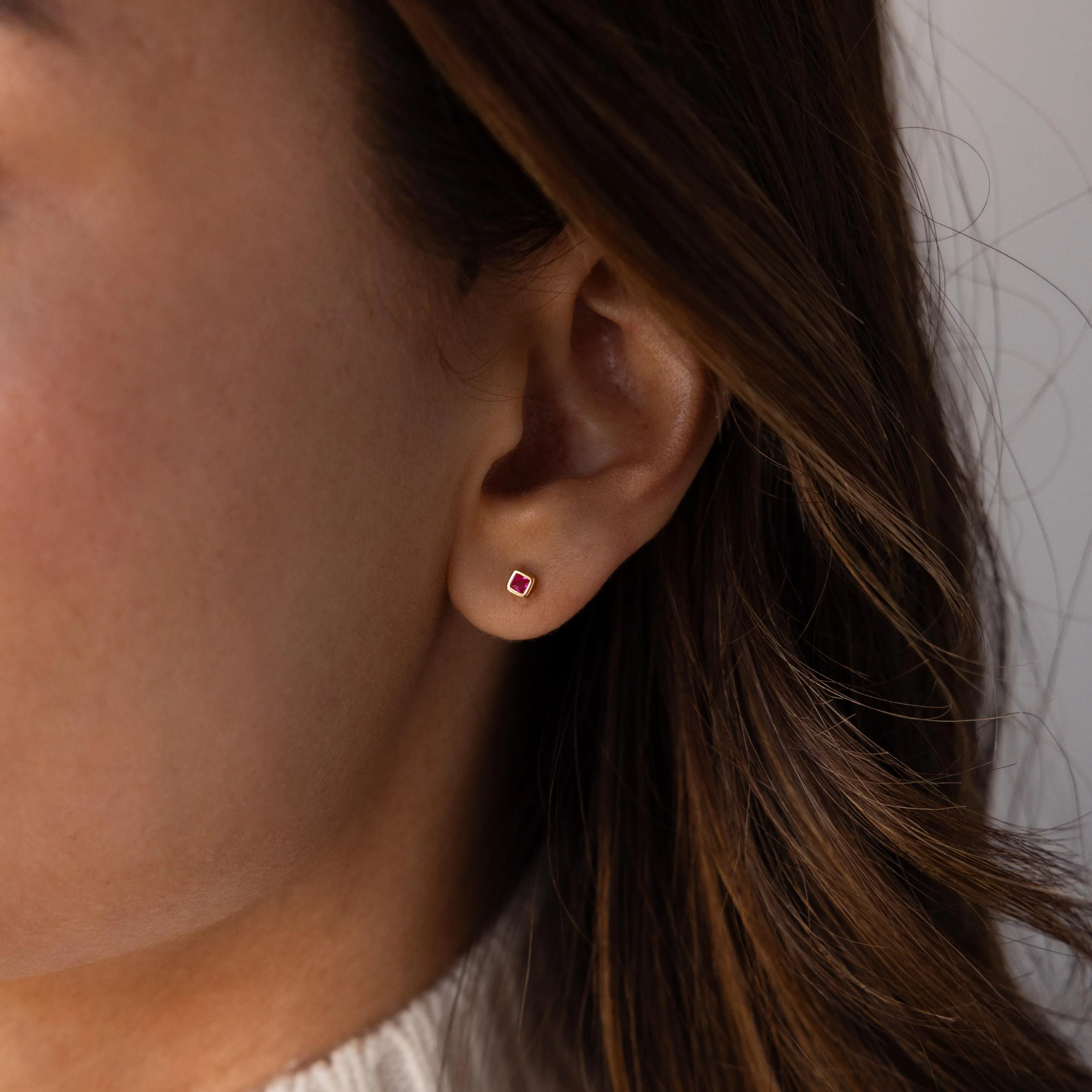 Square Bezel Emerald Flatback Studs - Image 2
