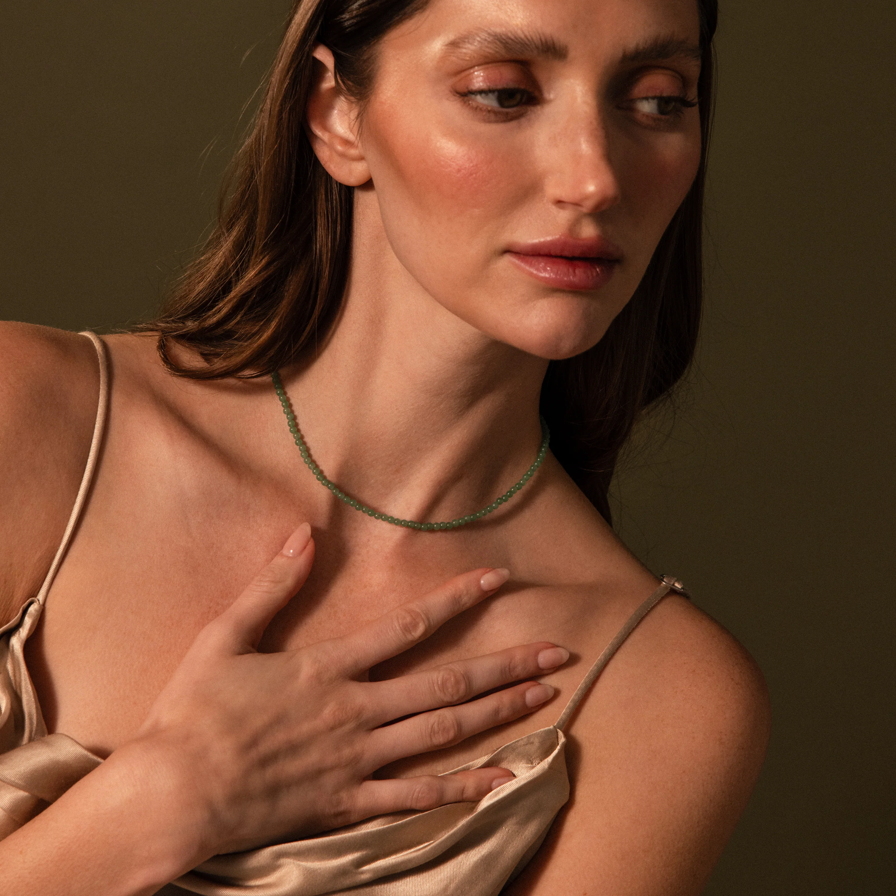 Tiny Aventurine Choker Necklace in 18K Gold - Image 8