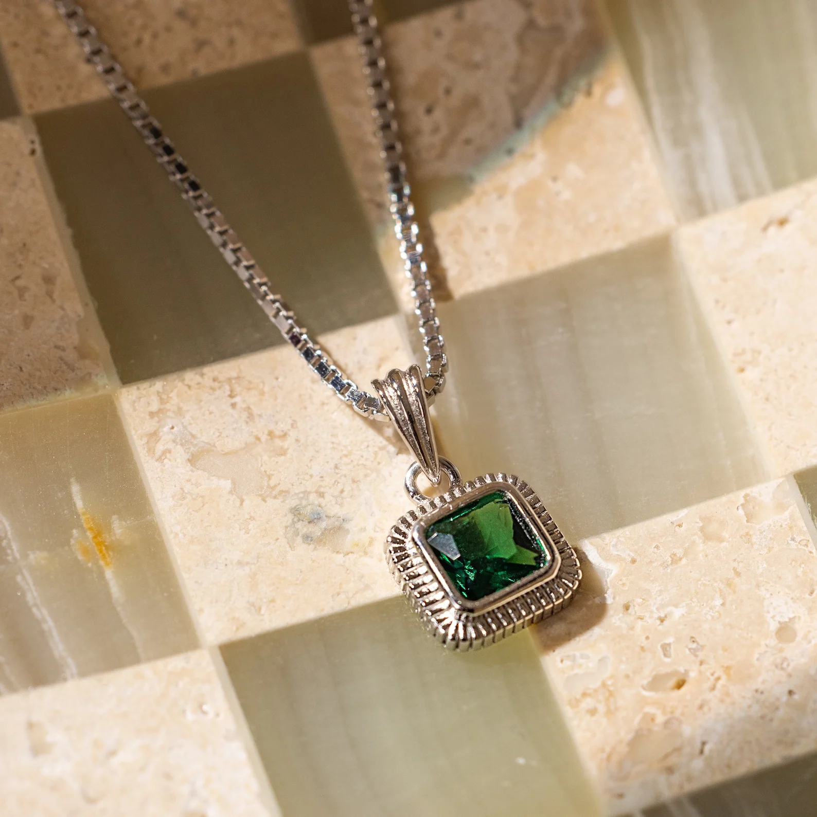 Vintage Emerald Pendant Necklace - Image 7